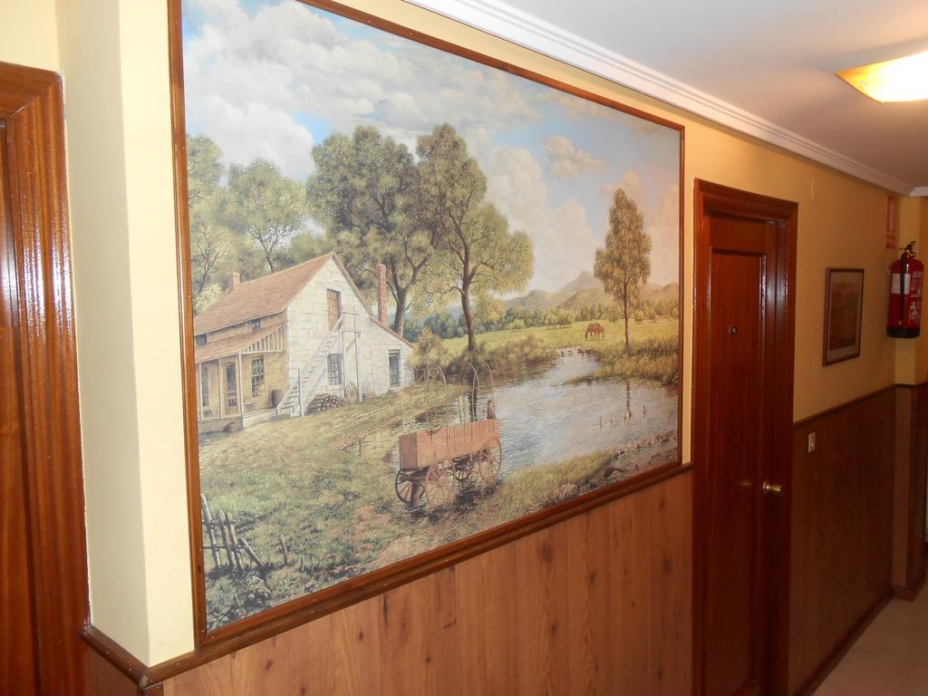 Hostal Restaurante El Abuelo Trobajo Del Camino Eksteriør bilde