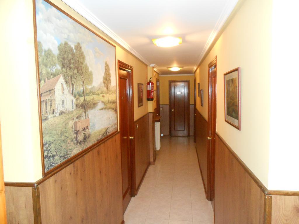 Hostal Restaurante El Abuelo Trobajo Del Camino Eksteriør bilde