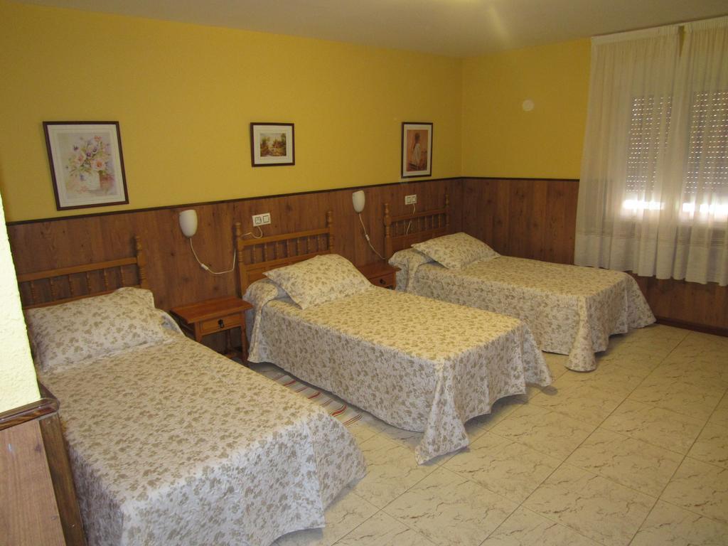 Hostal Restaurante El Abuelo Trobajo Del Camino Eksteriør bilde