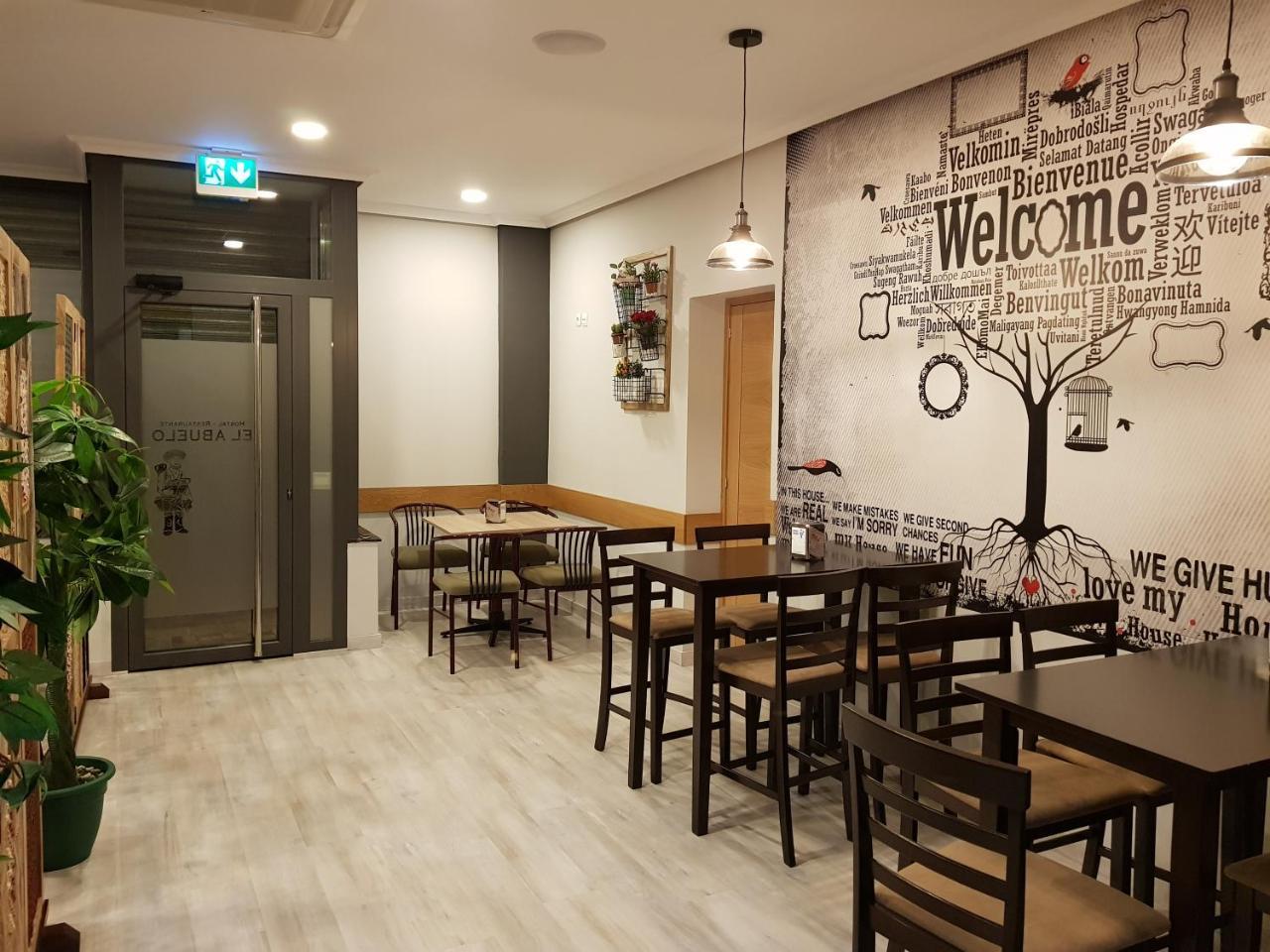 Hostal Restaurante El Abuelo Trobajo Del Camino Eksteriør bilde