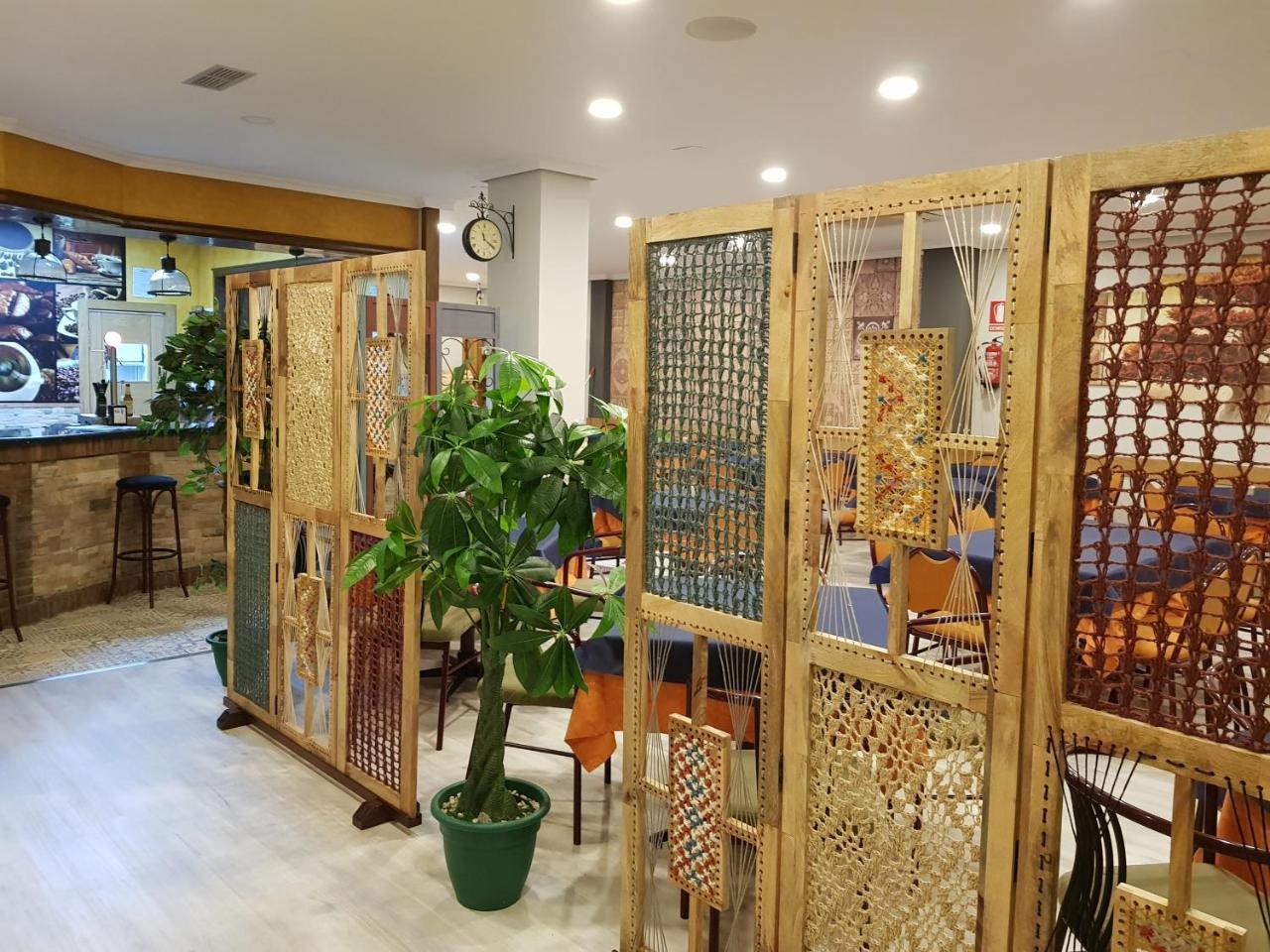 Hostal Restaurante El Abuelo Trobajo Del Camino Eksteriør bilde