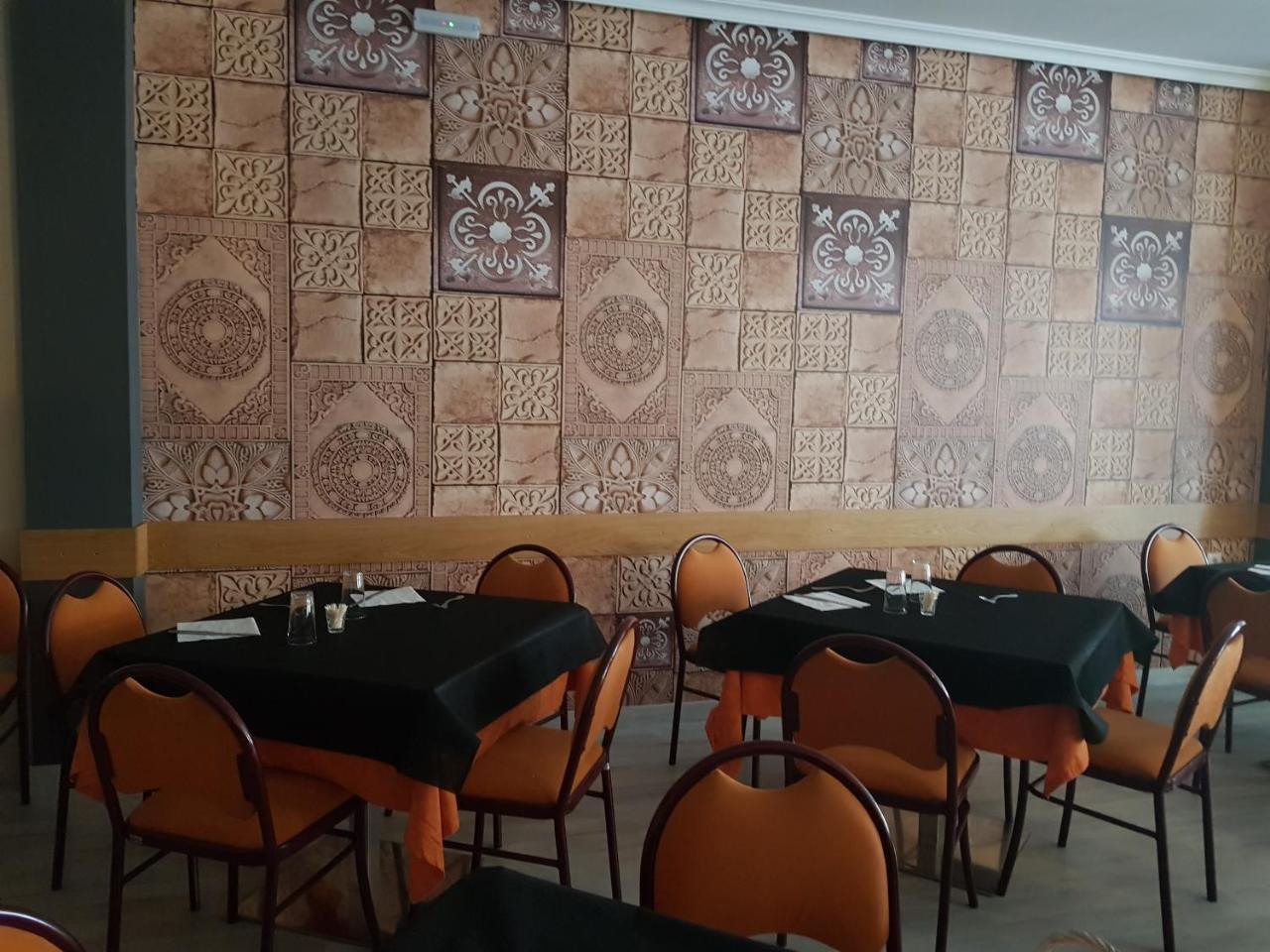 Hostal Restaurante El Abuelo Trobajo Del Camino Eksteriør bilde