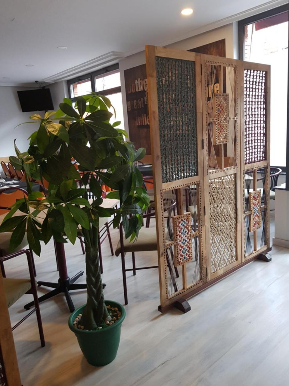 Hostal Restaurante El Abuelo Trobajo Del Camino Eksteriør bilde